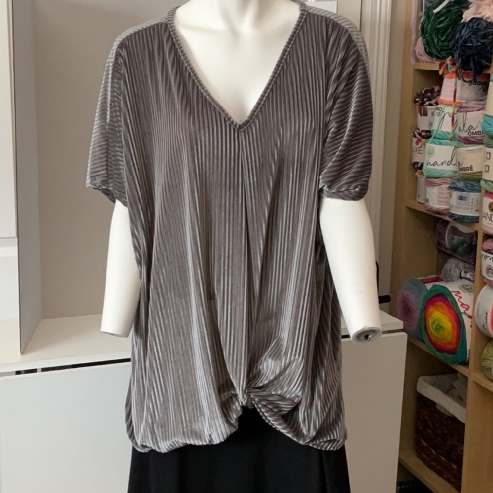 Entro Brand Gray V-Neck Women's Top